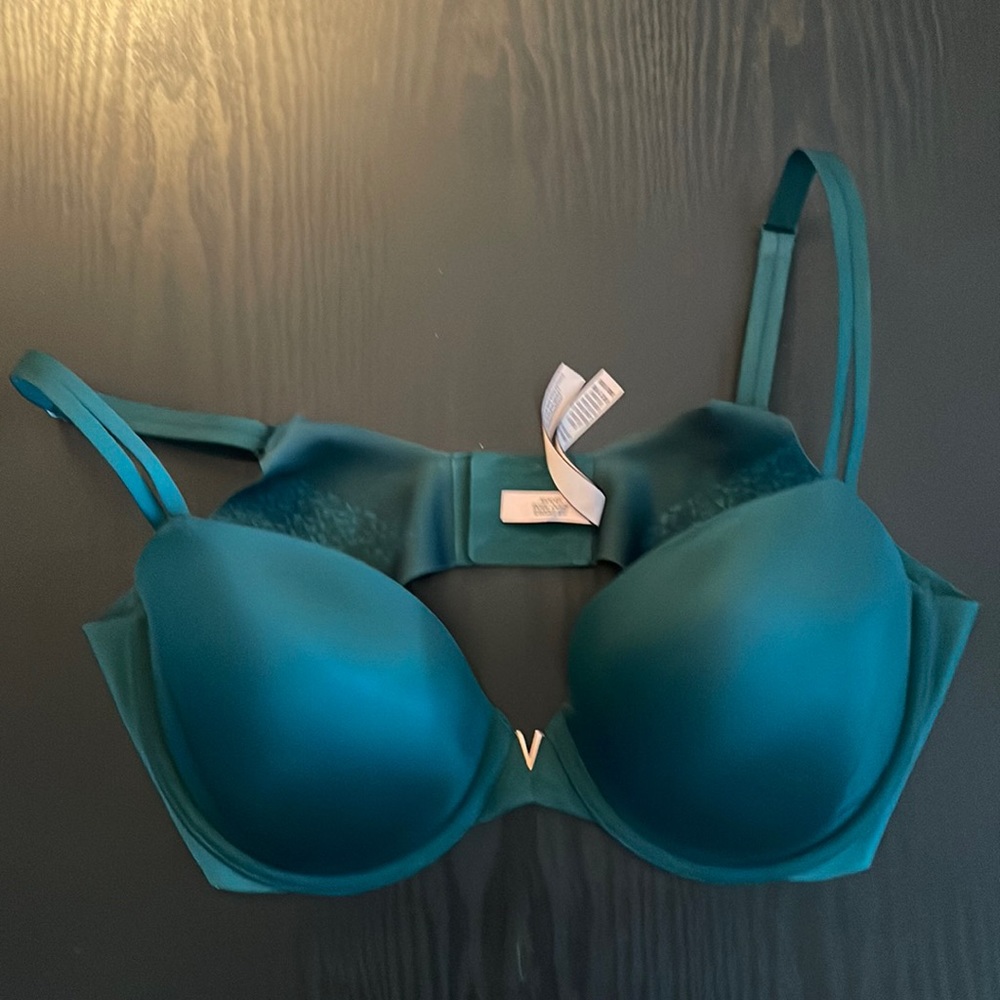 Victoria secret v hardware